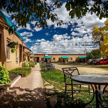 Stone Lizard Lodge Бландинг Екстериор снимка