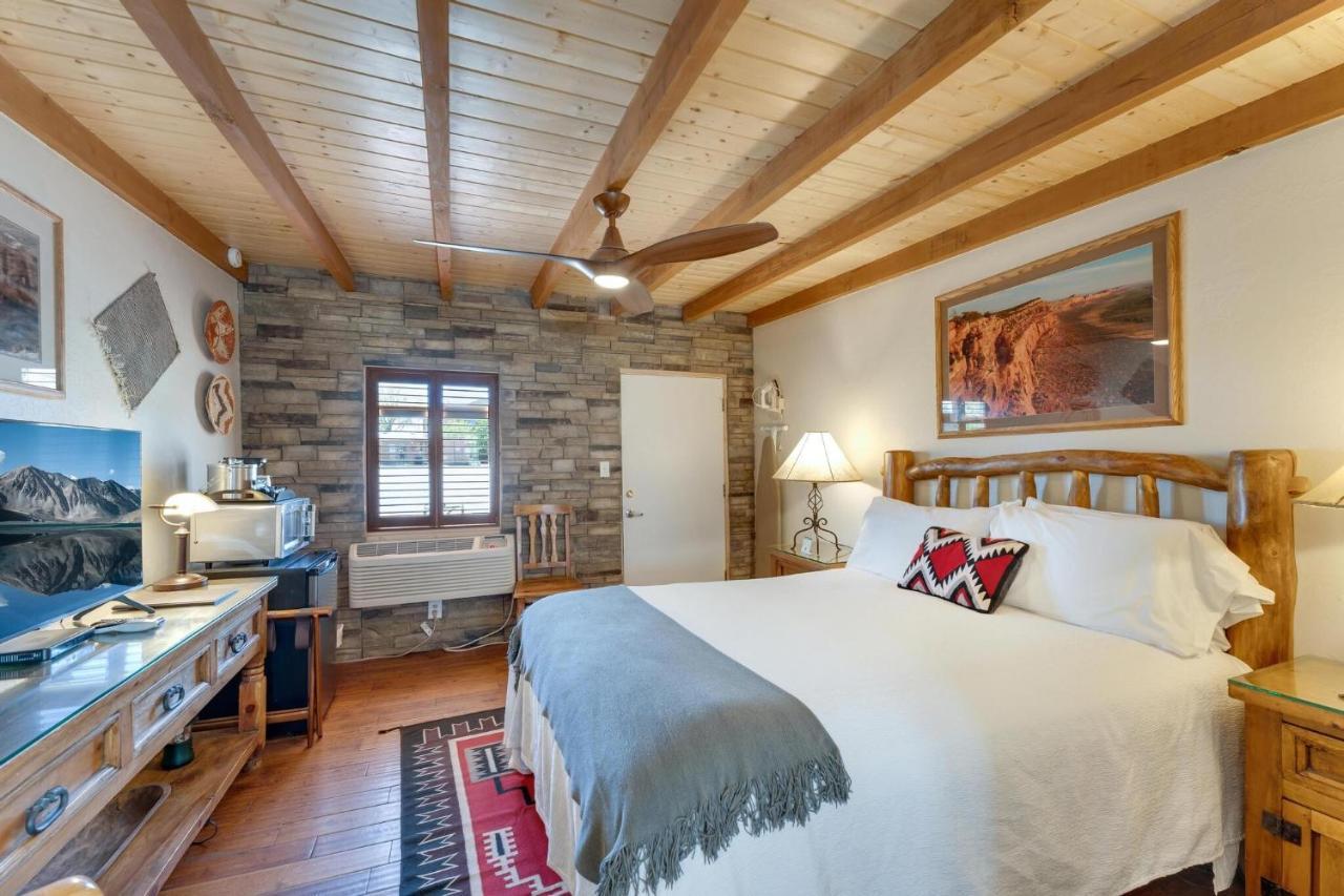 Stone Lizard Lodge Бландинг Екстериор снимка